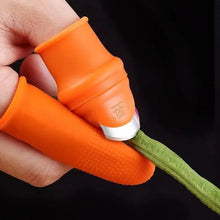 Load image into Gallery viewer, Multi-Functional 1 Set Silicone Finger Protector With Blade For Fruits Vegetable Thumb Knife Finger Guard Kitchen Accessories
