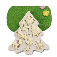 Load image into Gallery viewer, New Christmas Silicone Mold Decoration Tools Santa Christmas Tree Cake Decoration Tool Chocolate Candy Cookies Mold Christmas Silicone Molds Christmas Theme Silicone Baking Molds
