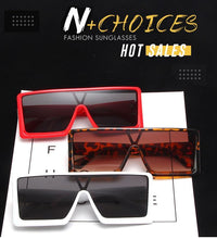Load image into Gallery viewer, New Design New Stylish New Classic New Black &amp; White Square Shape Sunglasses For Women New Fashionable Branded &amp; Oversized Sun Glasses For Men New Luxury Shades Sunglasses For Men &amp; Women

