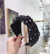 Load image into Gallery viewer, New Fashion Girls Headband Handmade Shining Pearls Rhinestone Ornament Hairband Women Middle Knot Turban Gorgeous Hair Accessories For Women
