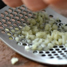 Load image into Gallery viewer, New Incredible 1Pcs Stainless Garlic Press Household Manual Garlic Press Device Kitchen Press Squeezer Ginger Garlic Tools Kitchen Accessories
