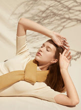 Load image into Gallery viewer, New Luxury Winter Heated Scarf Neck Heating Pad USB Mini Heated Neck Wrap With 3 Levels Electric Heating Warmer Heated Neck Wrap for Women Man
