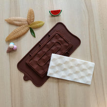 Load image into Gallery viewer, New Silicone Chocolate Mold Triangular Baking Tools Non-Stick Silicone Cake Mould Jelly Candy 3D Molds Kitchen Accessories Break Apart Chocolate Molds Silicone Deep Candy Bar Molds Silicone Shapes
