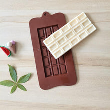 Load image into Gallery viewer, New Silicone Chocolate Mold Triangular Baking Tools Non-Stick Silicone Cake Mould Jelly Candy 3D Molds Kitchen Accessories Break Apart Chocolate Molds Silicone Deep Candy Bar Molds Silicone Shapes
