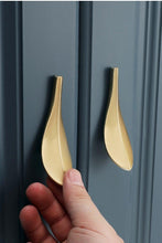 Load image into Gallery viewer, Nordic Style Solid Brass Gold Leaf Shaped 32mm Cabinet Knob Door Pulls Furniture Handles Knob Cabinet Knob Door Pulls Nordic Style Furniture Handles Knob Creative Light Luxury Handle Golden Leaf Handle Wardrobe Shoe Cabinet Bathroom Cabinet Handle
