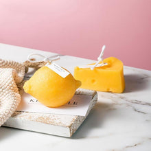Load image into Gallery viewer, Orange Shaped Scented Candle Fruit Soy Wax Candle Smokeless Oil Aromatherapy Candle Cool Candles Shaped Candles Novelty Candle for Wedding Holiday Birthday Party Decor Aesthetic Candles for Women with Flower Fragrance
