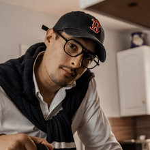 Load image into Gallery viewer, Ellis
