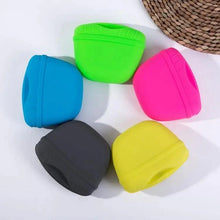 Load image into Gallery viewer, Portable Dog Training Treat Pouch Substantial Clip Cool Outdoor Feed Storage Pouch Waist Bags For Pets
