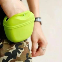 Load image into Gallery viewer, Portable Dog Training Treat Pouch Substantial Clip Cool Outdoor Feed Storage Pouch Waist Bags For Pets
