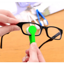 Load image into Gallery viewer, Portable Mini Soft Eye Glasses Lens Cleaning Colorful Brush Cleaner Wipe Microfiber Spectacles Eyeglass Eyewear Cleaner
