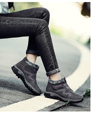 Load image into Gallery viewer, Winter Elegant Unisex Boots With Fur Warm Leather Snow Boots Winter Work Casual Shoes High Top Rubber Ankle Boots Leather Platform Fashion Luxury Boots Non-Slip Hiking Boots
