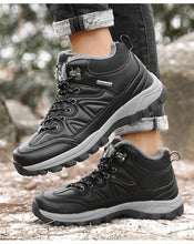 Load image into Gallery viewer, Winter Men's Boots Warm Snow Boots High Quality Leather Waterproof Outdoor Men Hiking Boots Waterproof Non-Slip Trail Fur Lined Ankle Boots Leather Winter Shoes
