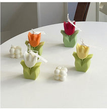 Load image into Gallery viewer, Tulip Candle Aroma Decoration Wedding Souvenir Birthday Gift Decoration Candles Handmade Delicate Tulip Flower Shape Candle  Perfect for Birthday Party Wedding Spa Home Decor
