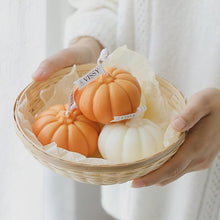 Load image into Gallery viewer, Pumpkin Candle Creative Handmade Aromatherapy Candle Pumpkin Candle Fall Candle Gift Set For Women Aromatherapy Candle Gift For Halloween Decorations Candle Photo Home Restaurant Hotel Decoration
