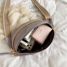 Load image into Gallery viewer, Retro Waist Bag PU Leather Fanny Pack Purse Leather with Gold Chain Strap Stylish Waist Pack Women Belt Bag Multifunctional Chest Bag
