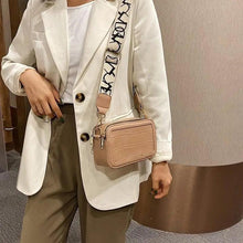 Load image into Gallery viewer, Retro Waist Bag PU Leather Fanny Pack Purse Leather with Gold Chain Strap Stylish Waist Pack Women Belt Bag Multifunctional Chest Bag
