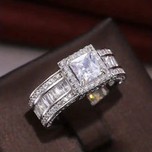 Load image into Gallery viewer, Shiny Halo Ring Inlaid Square Cut Shiny Zirconia Ring
