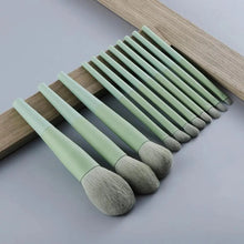 Load image into Gallery viewer, Sizzling 11/8pcs Natural Hair Green Makeup Brushes Foundation Powder Eyeshadow Eyebrow Brush Set Profesional Cosmetic Tool
