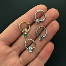 Load image into Gallery viewer, 16G 3/8 Clear Gem Holiday Snowflake Septum Clicker
