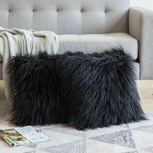 Load image into Gallery viewer, Soft Fur Polyester Cotton Pillow Covers Cushion Covers Luxury Soft Decorative Pillow Covers Home Decor Pillow Covers Living Room Bedroom Decorative Pillowcase Shaggy Fluffy Cover 45x45CM
