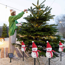 Load image into Gallery viewer, Solar Powered Lamp 3 Snowmen Garden Stake Light
