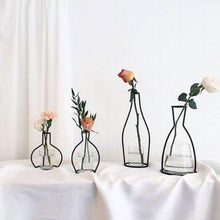 Load image into Gallery viewer, Style Retro Line Flowers Vase Frame Nordic Style Wall Hanging Metal Holder Modern Solid Home Decor Modern Rose Frame Clear Vase Planter Flower Holder Decorations for Wedding Living Room, Office Party
