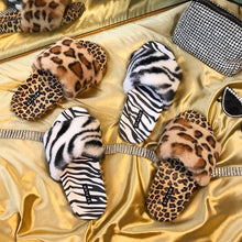Load image into Gallery viewer, Summer Black White Leopard Print Fur Slippers For Women's Outer Wear Flat Bottom Slippers Women's Plush Faux Fur Fuzzy Slide On Open Toe Slipper With Memory Foam
