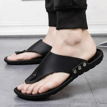 Load image into Gallery viewer, Summer Modern Design Men Flip-Flops For Beach Slippers Classic Brown Sandals Comfortable Casual Beach Outdoor Slippers For Men
