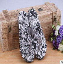 Load image into Gallery viewer, Summer Women Flip Flops Shoes Sandals Camouflage Outdoor Beach Shoes Slippers Daily Wear Casual Slippers Comfort Thong Style Flip Flops Sandals For Women With Arch Support For Comfortable Walk

