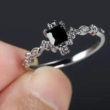 Load image into Gallery viewer, Vintage-Inspired Black Square Cubic Zirconia Ring
