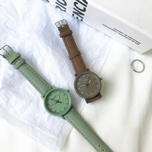 Load image into Gallery viewer, Vintage Leather Simple Women Watches Fashion Quartz Watch Wristwatches Retro Casual Watches Brown Leather Classic Analog Quartz Fashion Simple Ladies Quartz Watches
