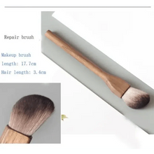 Load image into Gallery viewer, Vintage Style 1Pcs European Wood Handle Makeup Brush High Quality Loose Powder Brush Foundation Brush Super Soft Theatre Makeup
