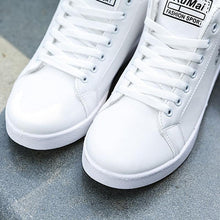 Load image into Gallery viewer, White Men Winter Plush Shoes Boys Comfort Sneakers Leather High Top Sneakers Trendy Style Casual Shoes Fashion Sneakers Breathable Comfort Walking Shoes For Mens
