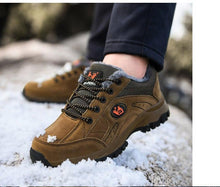 Load image into Gallery viewer, Winter Couple Outdoor Hiking Shoes Winter Warm Men's Shoe Lightweight Non-Slip Sneakers Low Top Walking Shoes For Outdoor Trailing Walking Climbing Running Shoes For Cold Weather

