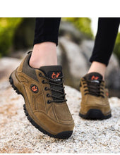 Load image into Gallery viewer, Winter Couple Outdoor Hiking Shoes Winter Warm Men's Shoe Lightweight Non-Slip Sneakers Low Top Walking Shoes For Outdoor Trailing Walking Climbing Running Shoes For Cold Weather
