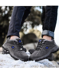 Load image into Gallery viewer, Winter Couple Outdoor Hiking Shoes Winter Warm Men's Shoe Lightweight Non-Slip Sneakers Low Top Walking Shoes For Outdoor Trailing Walking Climbing Running Shoes For Cold Weather
