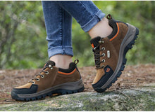 Load image into Gallery viewer, Winter Couple Warm Hiking Shoes Outdoor Sports Thick-Soled Wear-Resistant Non-Slip Low Cut Hiking Shoes Wide Breathable Slip Resistant Hiking Mountain Biking Outdoor Shoes
