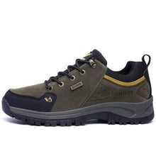 Load image into Gallery viewer, Winter Couple Warm Hiking Shoes Outdoor Sports Thick-Soled Wear-Resistant Non-Slip Low Cut Hiking Shoes Wide Breathable Slip Resistant Hiking Mountain Biking Outdoor Shoes
