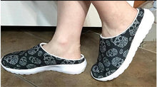 Load image into Gallery viewer, Women Beach Home Slippers Fashion Nurse Shoes Medical Doctor Sandals Summer Mesh Flats Sandals Lightweight Garden Clogs Quick-Drying Non-Slip Nurse Shoes For Women Home House Waterproof Slippers
