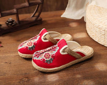 Load image into Gallery viewer, Women Casual Linen Handmade Mules Flat Slippers Retro Vegan Summer Canvas Comfortable Espadrille New Women Shoes Slides Flat Summer Style Handmade Retro Slippers

