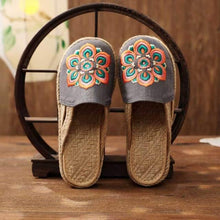 Load image into Gallery viewer, Women Casual Linen Handmade Mules Flat Slippers Retro Vegan Summer Canvas Comfortable Espadrille New Women Shoes Slides Flat Summer Style Handmade Retro Slippers
