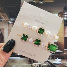 Load image into Gallery viewer, Women Hair Clips Set Jewelry Fashion Green Crystal Hair Accessories Luxury Simulation Pearl Barrette Pin For Girl Gift Ornaments Fashion Hairgrips Accessories For Party
