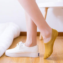 Load image into Gallery viewer, Women's Cute Cotton Invisible No Show Non-Slip Summer Candy Solid Color Silicone Short Socks Fashion Thin Ankle Boat Socks
