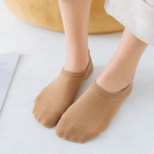 Load image into Gallery viewer, Women's Cute Cotton Invisible No Show Non-Slip Summer Candy Solid Color Silicone Short Socks Fashion Thin Ankle Boat Socks
