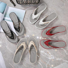 Load image into Gallery viewer, Women's Summer New Fashion Metal Button Slides Beach Shoes Modern Sandals Women Outside Platform Comfort Thong Style Flip Flops Sandals With Arch Support Thick Sole Outdoor Flip Flops
