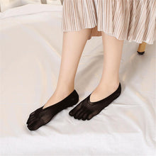Load image into Gallery viewer, Women Summer Five-Finger Socks Ultrathin Funny Toe Invisible Sock With Silicone Anti-Skid Breathable Anti-Friction For Women
