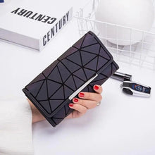 Load image into Gallery viewer, Women Vintage Thin Purses Credit Card Holder With Zipper Pocket Classic Long Wallets For Women
