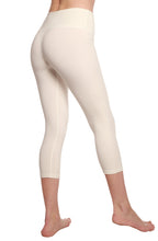 Load image into Gallery viewer, Women's Bamboo Viscose/Cotton Capri Style Leggings
