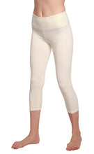 Load image into Gallery viewer, Women's Bamboo Viscose/Cotton Capri Style Leggings
